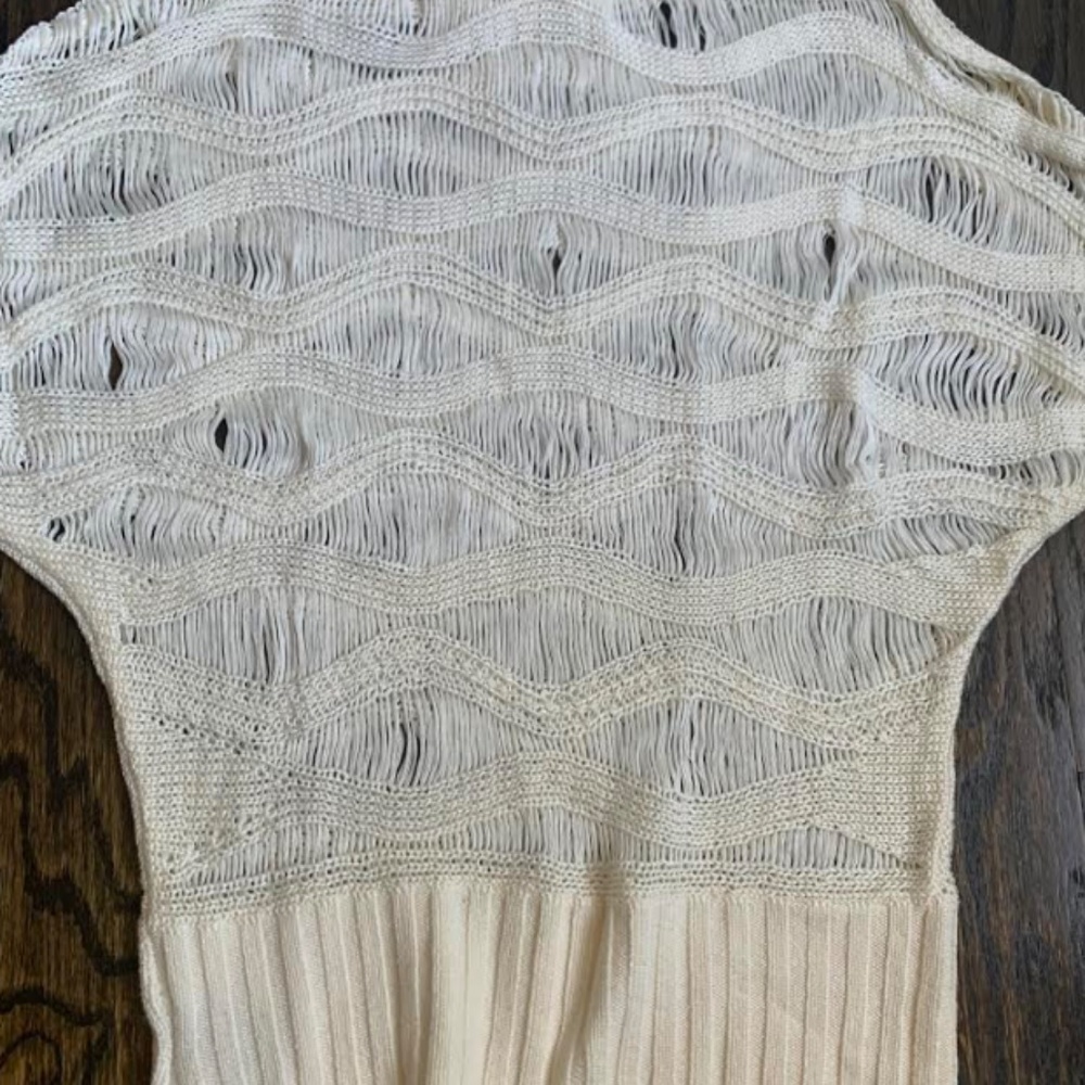 🆕 Guess Distressed Sweater - Picture 2 of 13
